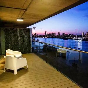  Apartment Waterfront- Greenwich O2 Arena 2 Bed Flat United Kingdom
